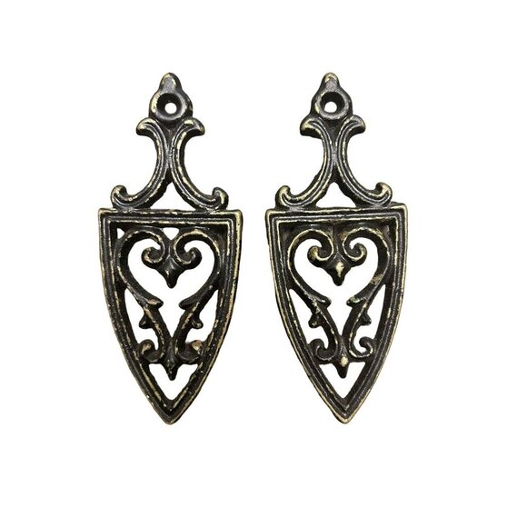 Antique-Style Cast Iron Trivets With Heart Design 6"x2.5" Set Of 2 - Picture 1 of 4